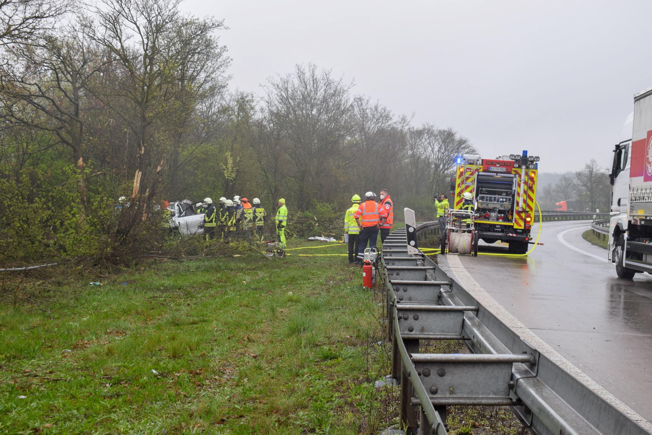 Schwerer Unfall Auf A Am Walldorfer Kreuz Auto Schleudert Meter