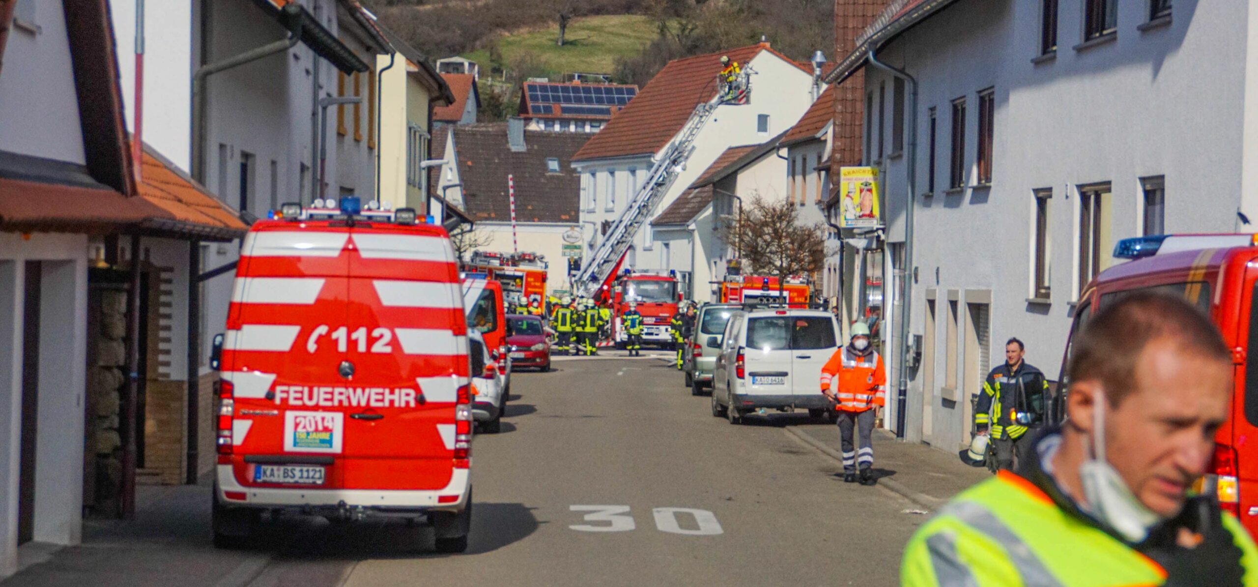 Drei Tote Bei Tragischem Gebäudebrand In Kraichtal / Unteröwisheim ...